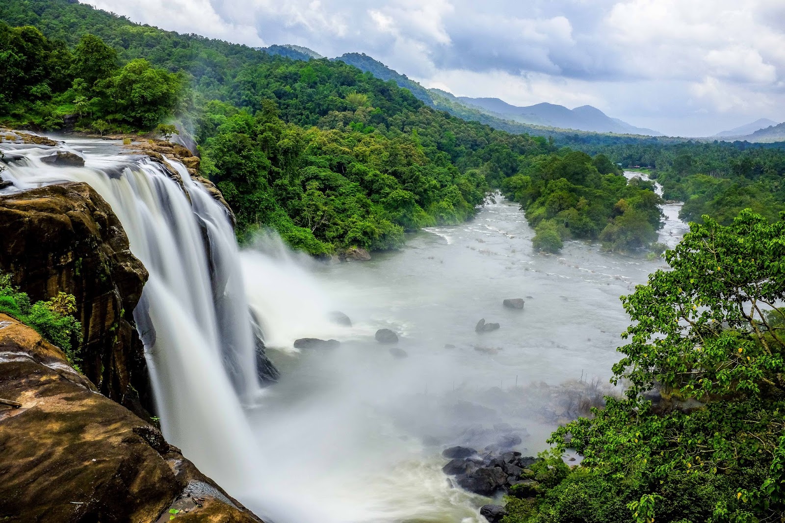 Thrissur- Athirapally – Valparai 4 Nights/ 5 Days